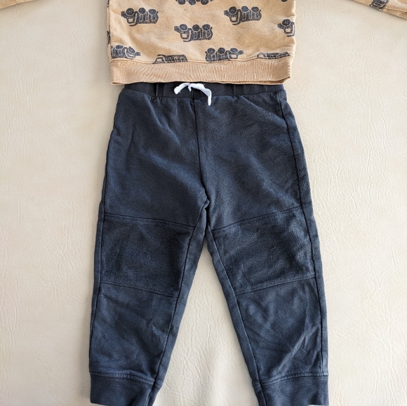 Child of mine by Carter's sweatshirt & jogging pants - Picture 2 of 2